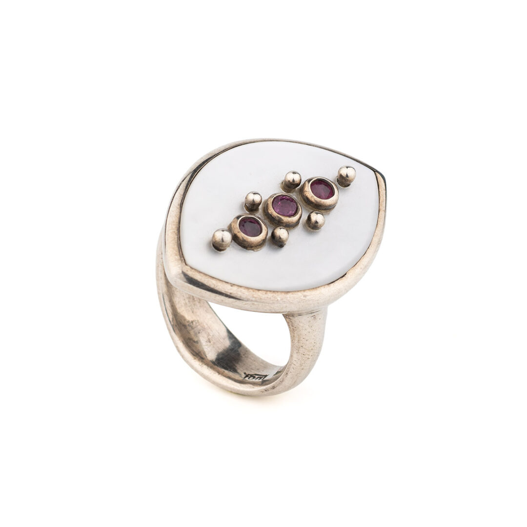 925 Sterling Silver Eye Ring with Garnet & Fildisi