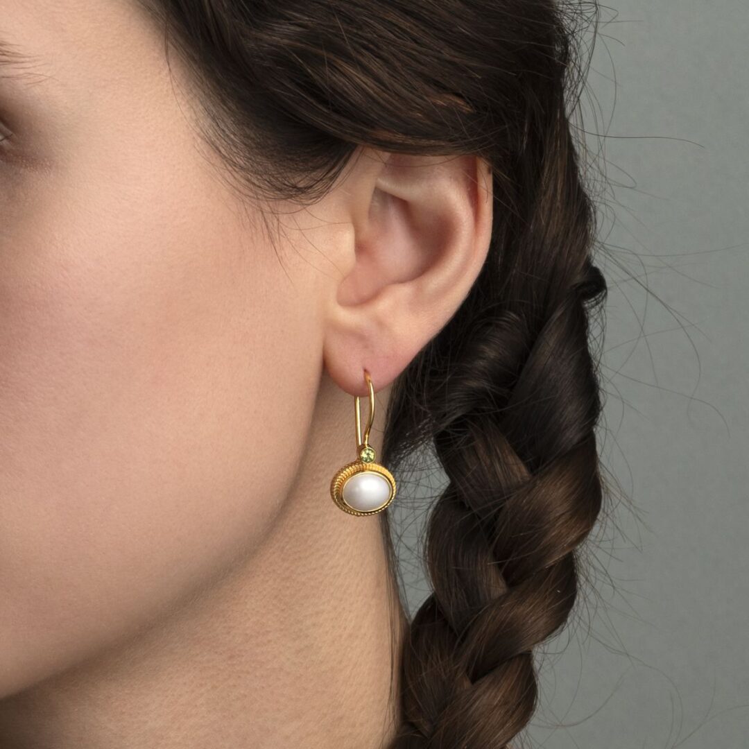 Dangle Pearl Earrings in 925 Silver & Gold Plating with Peridot