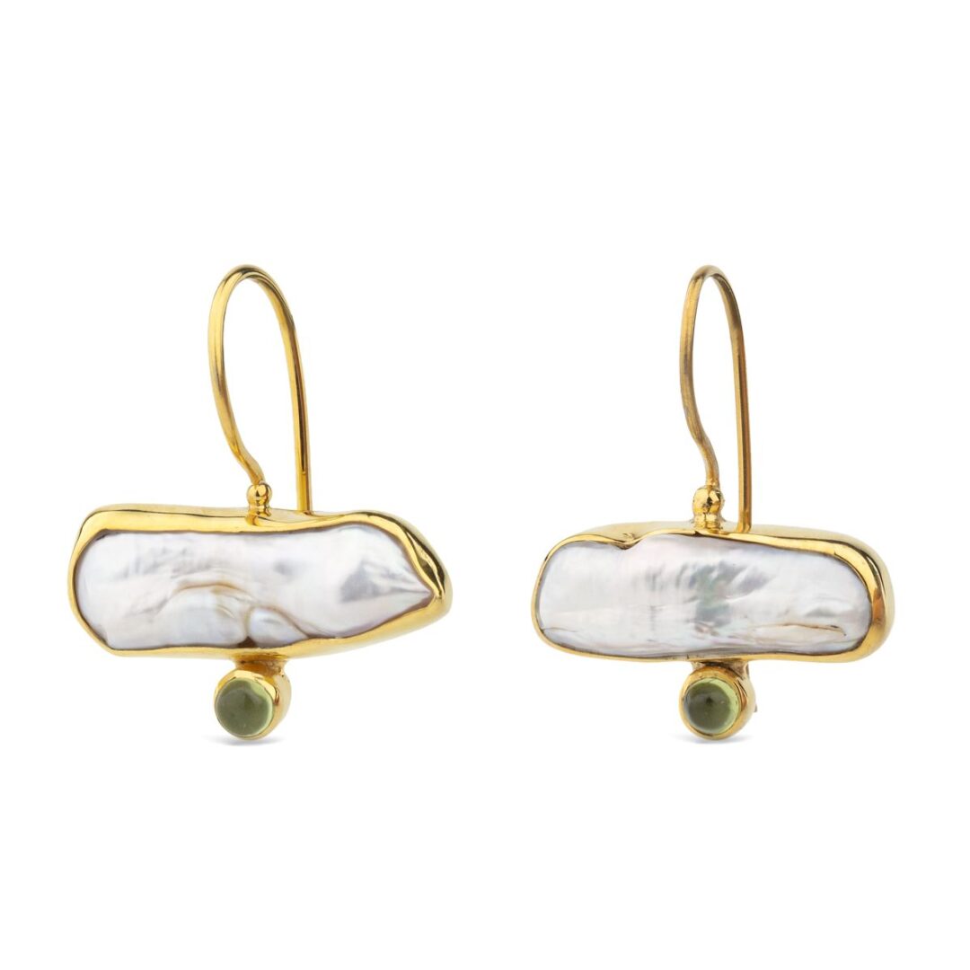 925 Sterling Silver and Gold Plated Pearl Stud earrings with Peridot