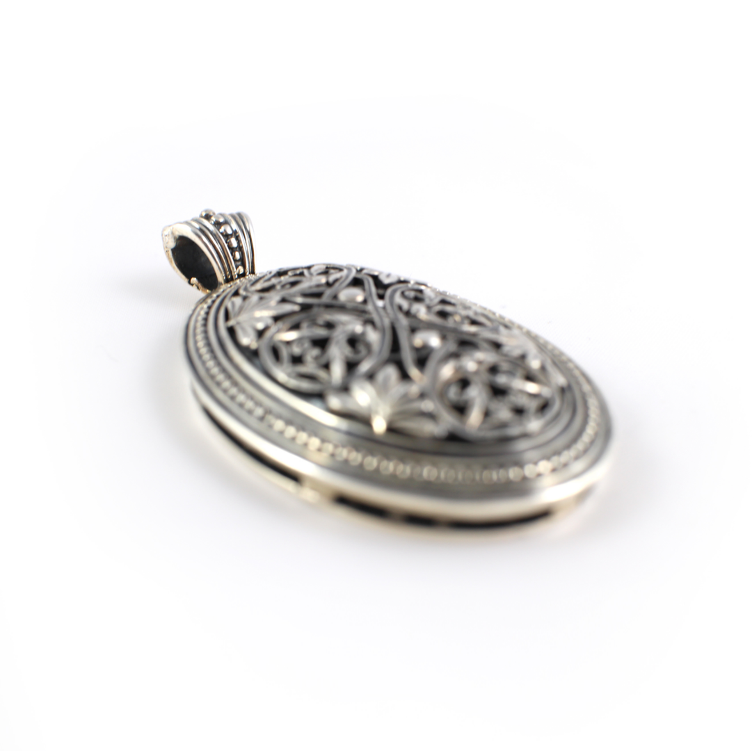 Oval Floral Silver Pendant - Yianni Jewelry