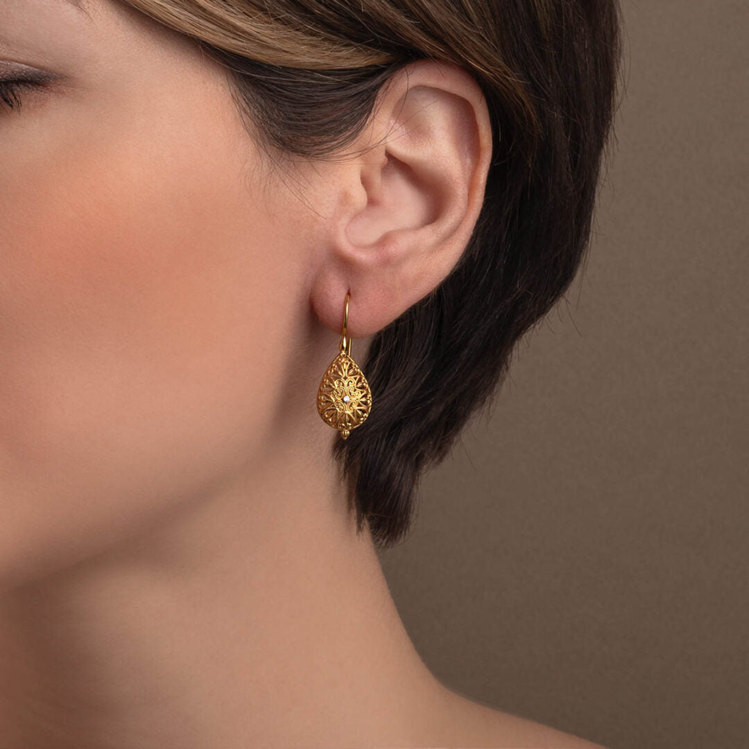 Kallisto Teardrop Earrings in Gold plated silver 925