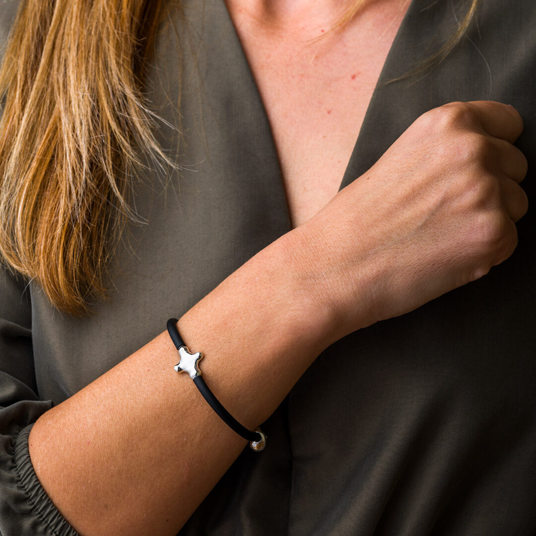 Cross Black Caoutchouc Bracelet  – 925 Sterling Silver