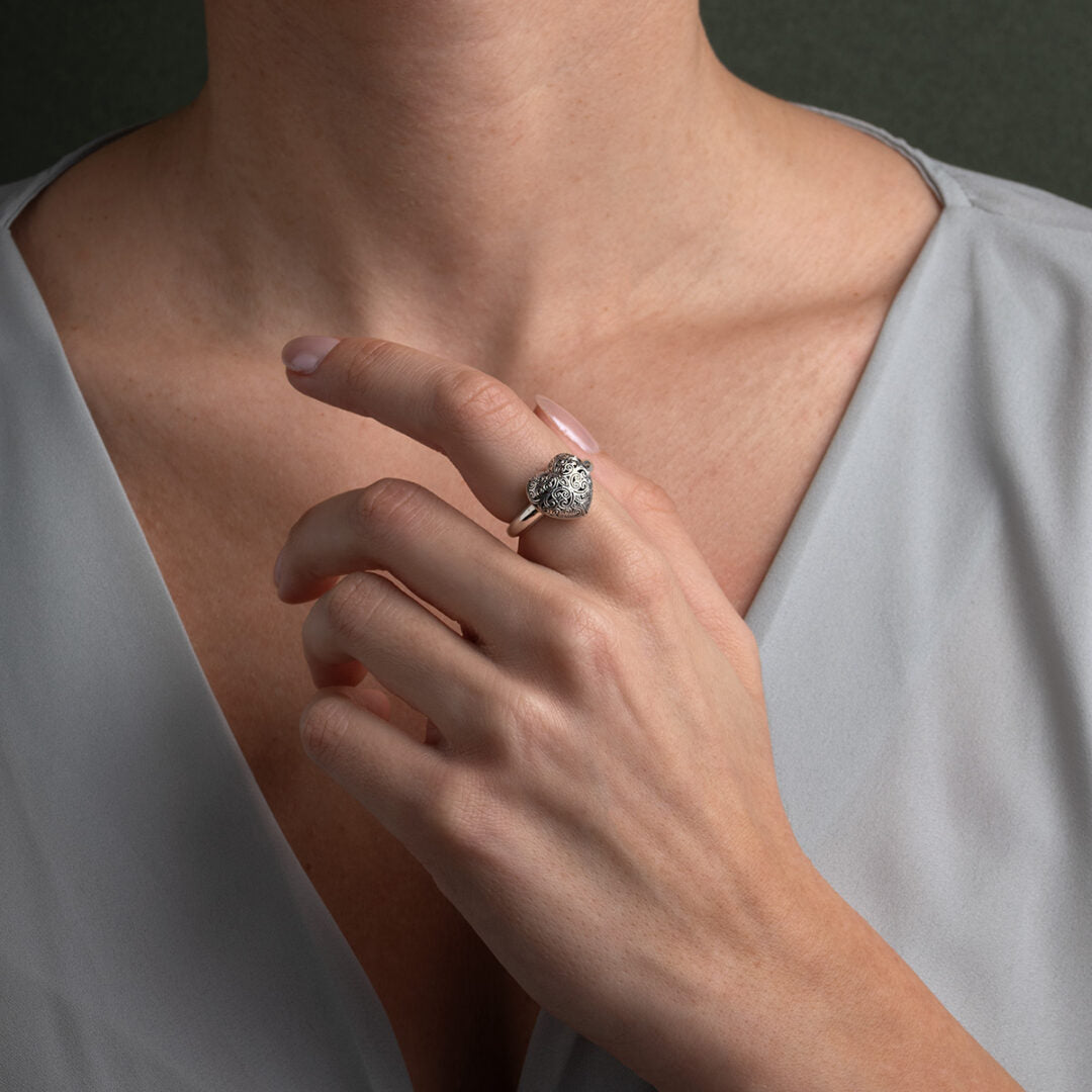 Gerochristo - Kallisto Heart Ring in oxidized silver