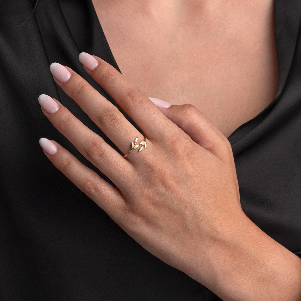 14K Gold Leaf Ring – Dainty Nature Inspired Jewelry