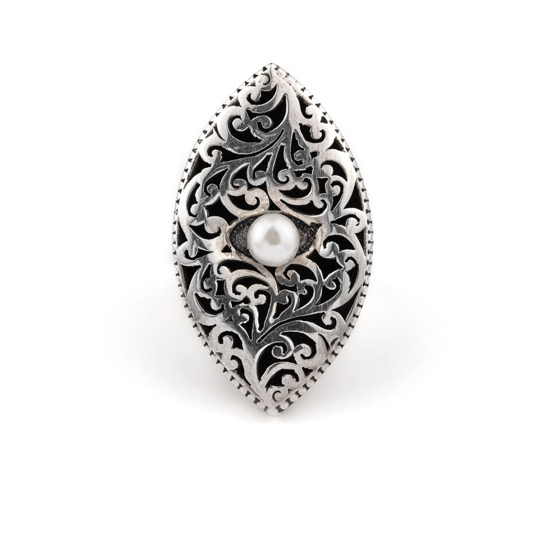Byzantine Ring with Pearl