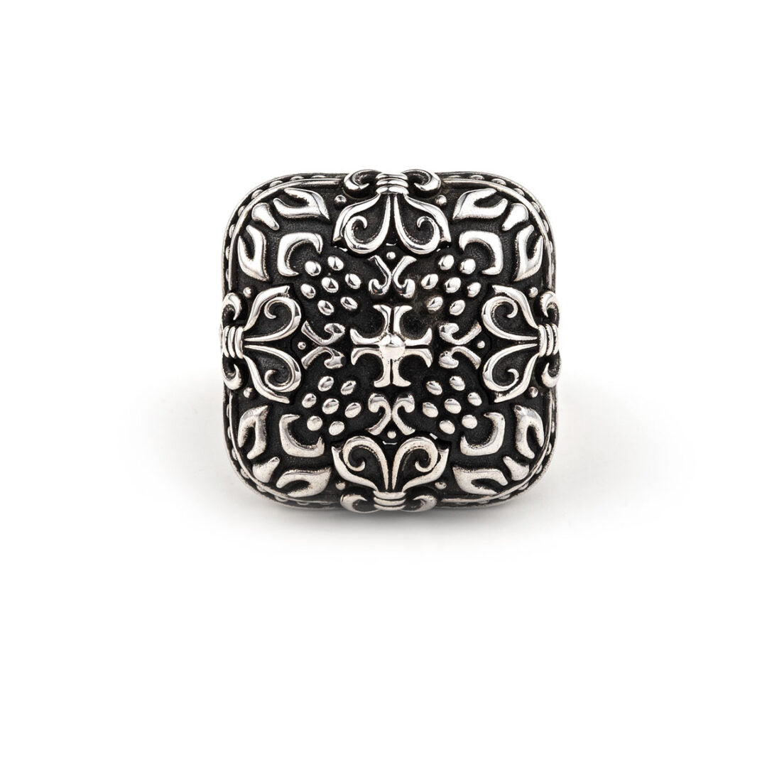 Byzantine Ring with Cross