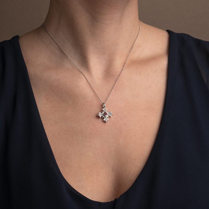 Gerochristo – Cross in 925 Sterling Silver with Garnet - Image 2