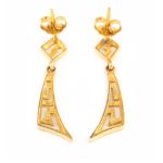 14K Gold Geometrical Meander Earrings - Image 3