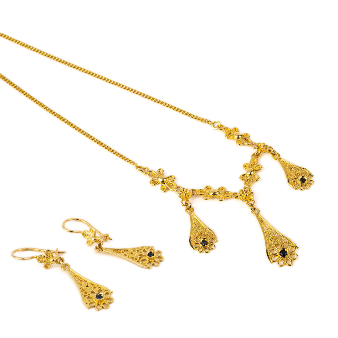 KA-N-02792d 18K Gold Byzantine Filigree Sapphire Necklace - Image 4