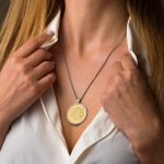 Μενταγιόν Δίσκος της Φαιστού – Ασήμι 925 και Ζιργκόν - Image 2