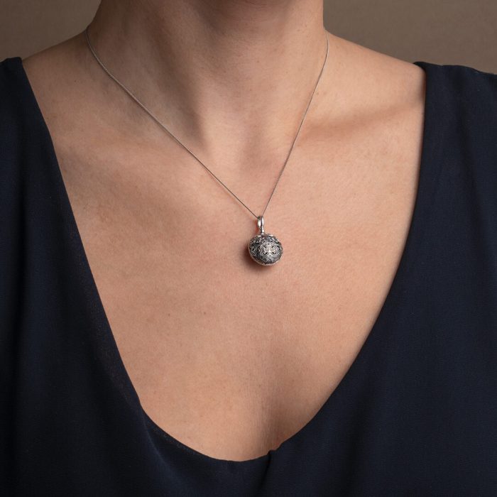 Gerochristo - Kallisto round pendant in oxidized silver 925 - Image 2
