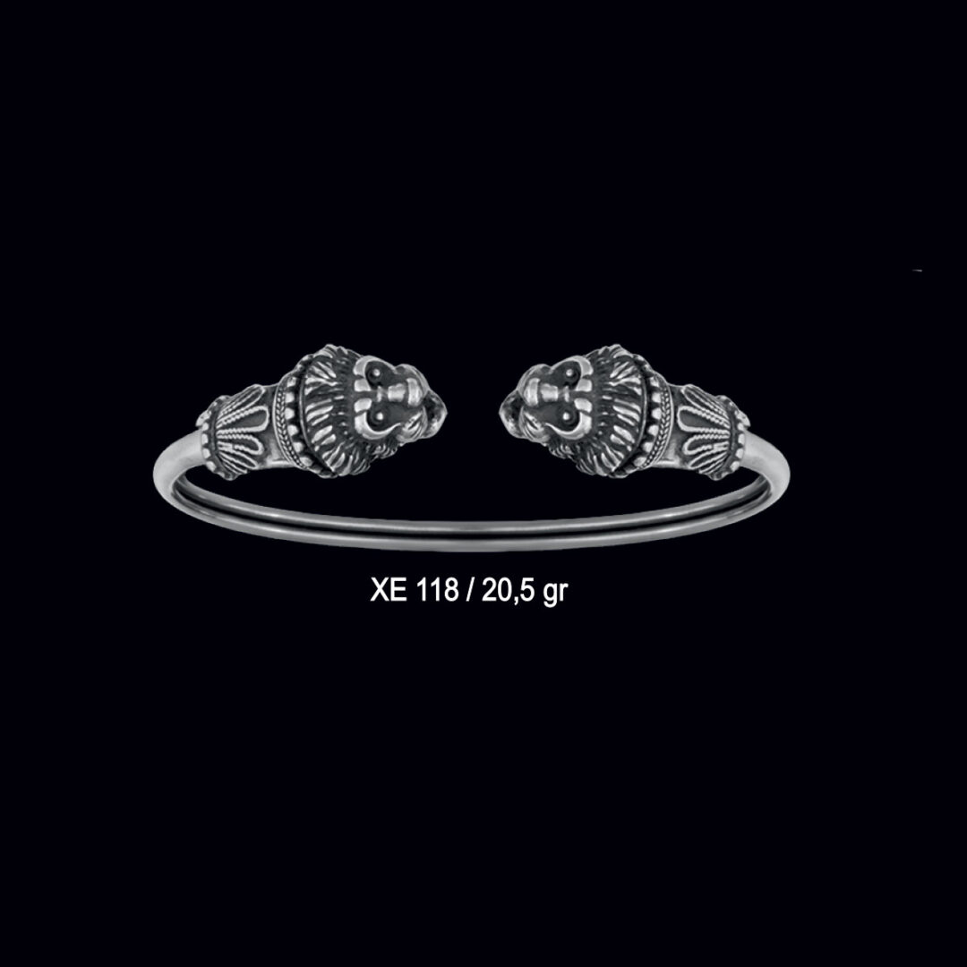 lion2.jpg Silver Lion's Head Cuff Bracelet - Image 10